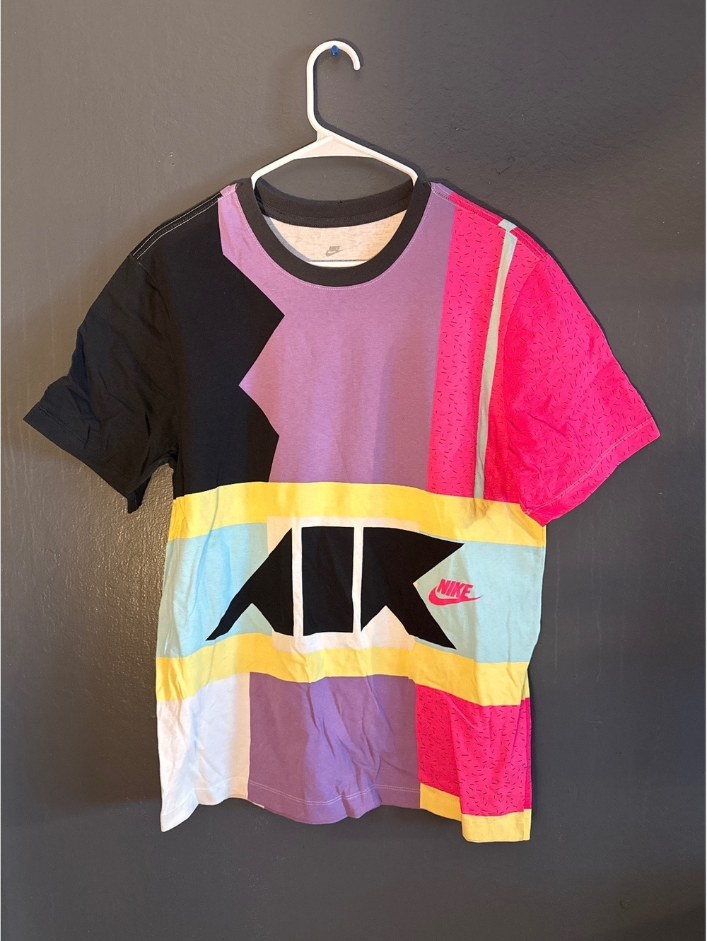 Nike Air Colorblock Graphic T-Shirt Medium